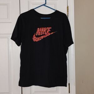 The Nike Tee  logo Tshirt  Sz L